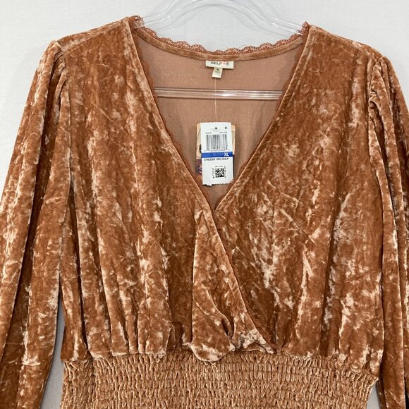 New Selfie size XL Surplice Smocked Balloon-sleeve Velvet Top In Macchiato - Picture 5 of 11